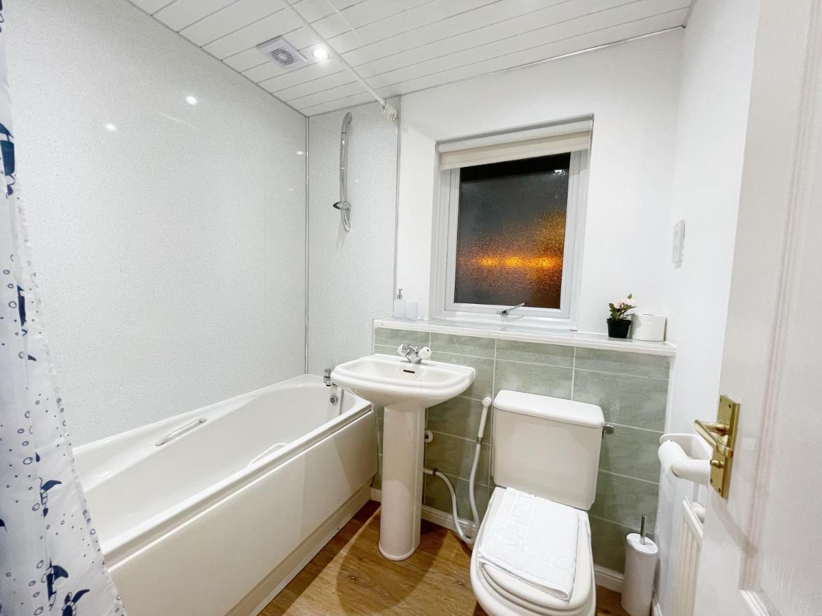 Cozy Nights Svp Detached House Villa Glasgow Eksteriør bilde
